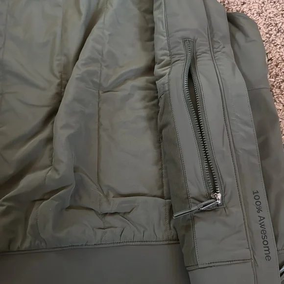 Green vest - Picture 3 of 3